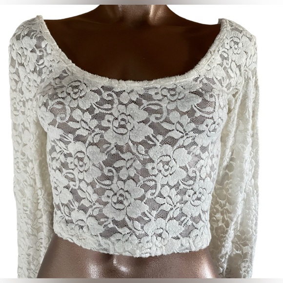 Soft Lace Crop Long Sleeve - Picture 3 of 7